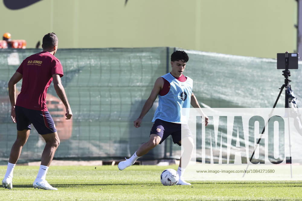 Xavi Espart during the training day of FC Barcelona, Barca ahead the Spanish League, Laliga EA Sports, football match against Getafe CF at Ciudad Esportiva Joan Gamper on October 09, 2026 in Sant Joan Despi, Barcelona, Spain. FC Barcelona Training And press conference, PK, Pressekonferenz - LaLiga EA Sports - ZUMAa181 20261009_zaa_a181_004