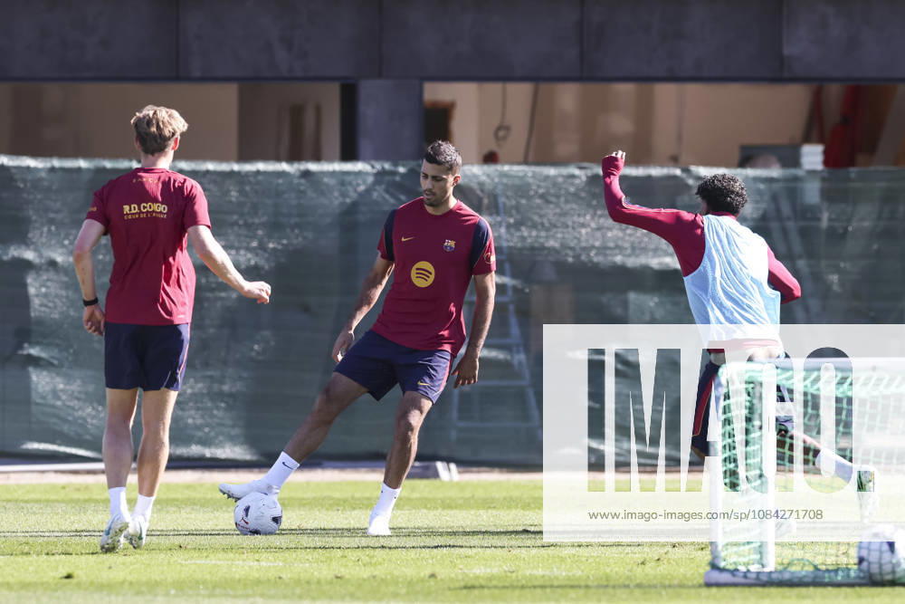 Rodri during the training day of FC Barcelona, Barca ahead the Spanish League, Laliga EA Sports, football match against Getafe CF at Ciudad Esportiva Joan Gamper on October 09, 2026 in Sant Joan Despi, Barcelona, Spain. FC Barcelona Training And press conference, PK, Pressekonferenz - LaLiga EA Sports - ZUMAa181 20261009_zaa_a181_019