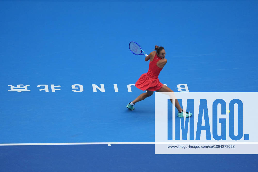 (261009) -- BEIJING, Oct. 9, 2026 -- Zheng Qinwen of China hits a return during the women s singles quarterfinal match between Zheng Qinwen of China and Elina Svitolina of Ukraine at 2026 China Open tennis tournament in Beijing, China, Oct. 9, 2026. ) (SP)CHINA-BEIJING-TENNIS-CHINA OPEN-WOMEN S SINGLES (CN) XiexHan