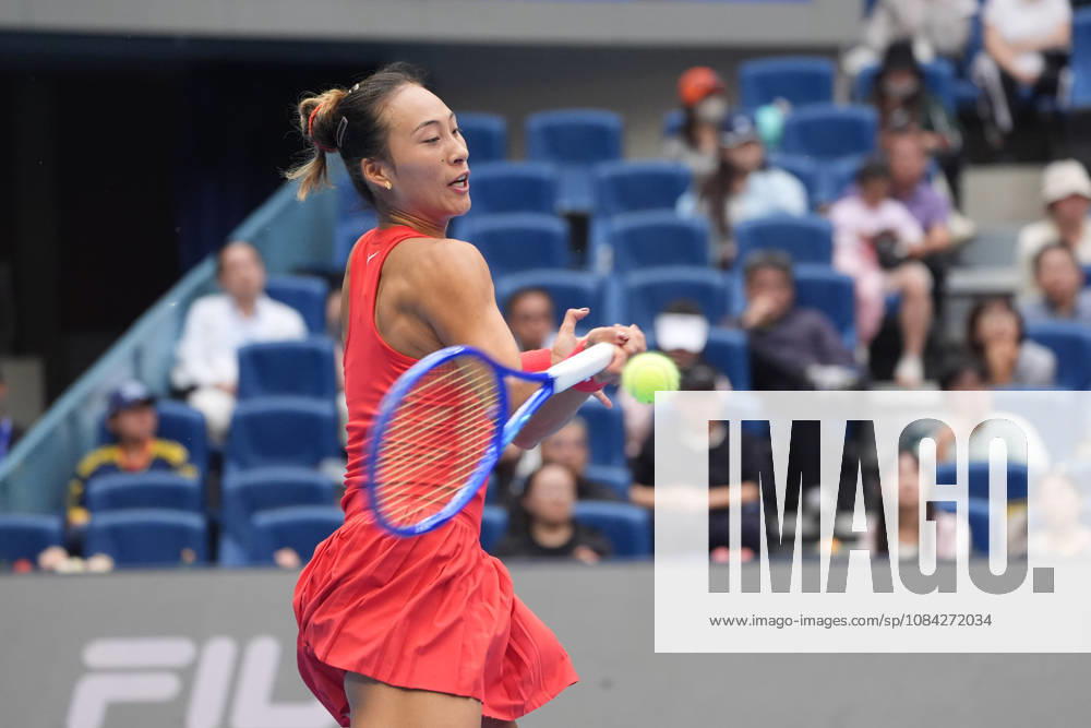 (261009) -- BEIJING, Oct. 9, 2026 -- Zheng Qinwen of China hits a return during the women s singles quarterfinal match between Zheng Qinwen of China and Elina Svitolina of Ukraine at 2026 China Open tennis tournament in Beijing, China, Oct. 9, 2026. ) (SP)CHINA-BEIJING-TENNIS-CHINA OPEN-WOMEN S SINGLES (CN) XiexHan