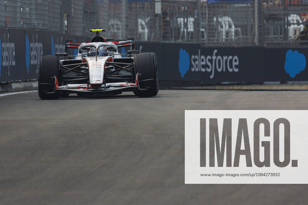 9th October 2026; Marina Bay, Singapore; Formula 1, Singapore Grand Prix, Free Practice and Sprint Qualifying Day; Oliver Bearman (87) of Great Britain and TGR Haas F1 Team during the first practice at the Singapore Grand Prix StephenxBlackberry