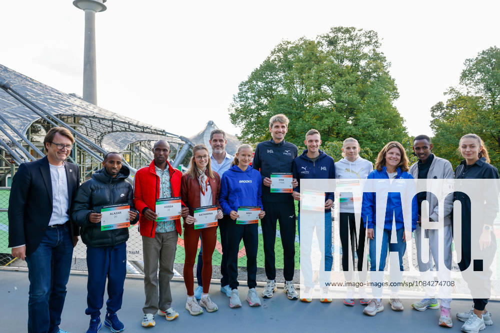 Munich Marathon 2026 Press Conference, Munich, October 9, 2026 Florian KRAUS, Department of Education and Sports of the City of Munich; Alazar TEREFA (ETH); Hosea Tuwei (KEN); Katharina Saathoff (GER); Fabian SCHÄFER, Managing Director of Laufstatt Event gGmbH (organizer); Nina REUTER (GER), Erik HILLE (GER), Tom Thurley (GER), Hanna LINDHOLM (SWE), Laura BAUER (Sports Director), n n, and Tetiana KOHUT (UKR), in a group photo at the Munich Marathon 2026 press conference in Munich