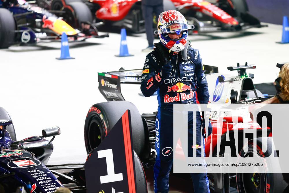 VERSTAPPEN Max (NLD), Red Bull Racing Ford RB22, portrait, F1 GP 17 Singapore 2026; ALONSO Fernando (SPA), Aston Martin F1 Team Honda AMR26, portrait, F1 GP 17 Singapore 2026; Singapore