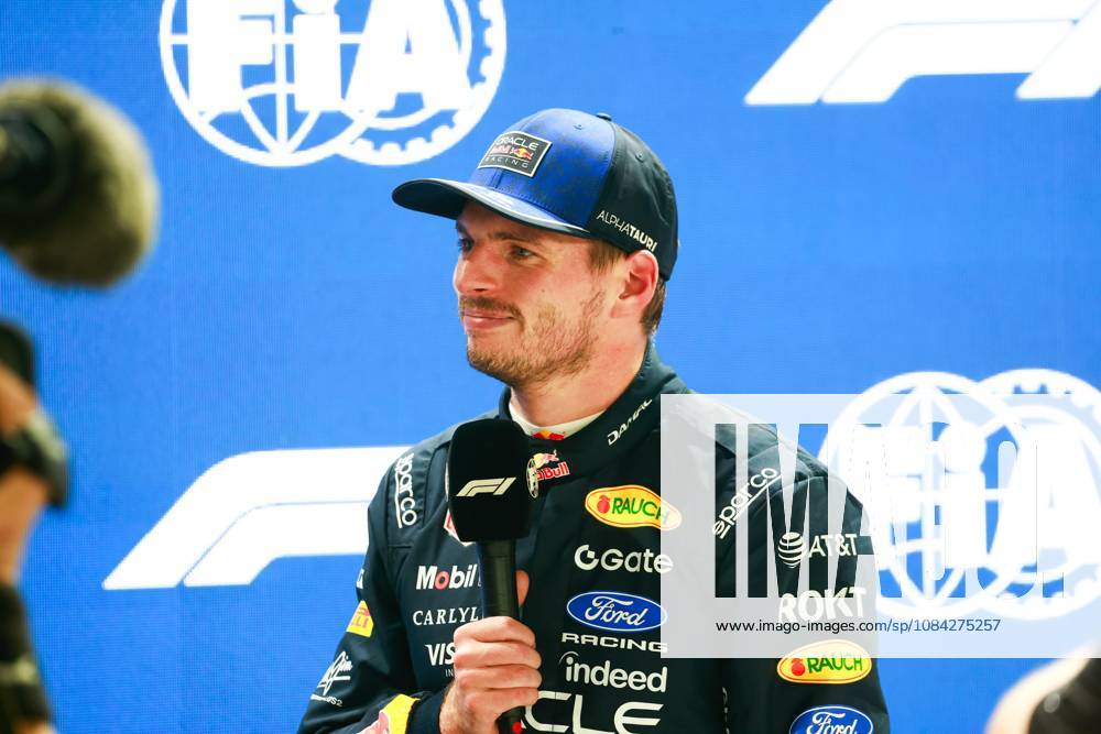 VERSTAPPEN Max (NLD), Red Bull Racing Ford RB22, portrait, F1 GP 17 Singapore 2026; ALONSO Fernando (SPA), Aston Martin F1 Team Honda AMR26, portrait, F1 GP 17 Singapore 2026; Singapore