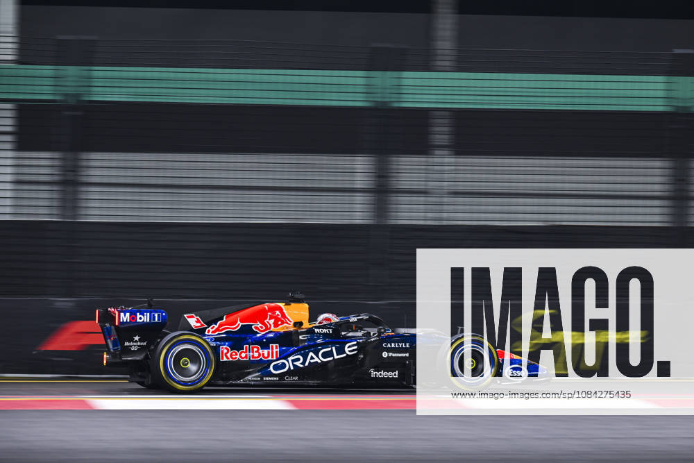 F1 - SINGAPORE GRAND PRIX 2026 03 VERSTAPPEN Max (nld), Red Bull Racing Ford RB22, action during the 2026 Formula 1 Singapore Grand Prix, 17th round of the 2026 Formula One World Championship, WM, Weltmeisterschaft from October 9 to 11, 2026 on the Marina Bay Street Circuit, in Singapore, Singapore - SingaporeSingapore