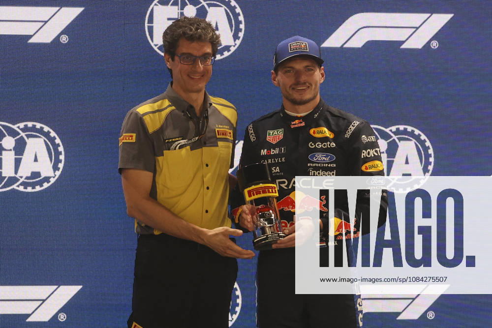 Formula 1 Singapore Airlines Singapore Grand Prix 2026 Sprint Race Pole Position Max Verstappen (NED), Oracle Red Bull Racing , RB22, Car 3 with a Pirelli Award during Formula 1 Singapore Airlines Singapore Grand Prix 2026 on October 9., 2026 in Marina Bay Street Circuit, Singapore, Zsombor Toth Singapore Marina Bay Street Circuit Singapore Singapore