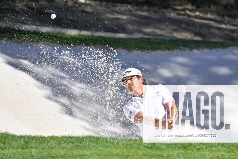 DARIUS VAN DRIEL of Netherlands hitting the ball out of the bunker during the Open de EspaoÂ±a presented by Madrid at Club de Campo Villa de Madrid on October 09, 2026 in Madrid, Spain. Open GOLF De Spain Presented By Madrid - 10.09.26 (Second Day) - ZUMAc312 20261009_zsp_c312_185