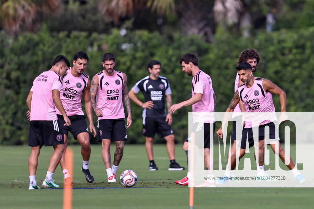 FORT LAUDERDALE, FL - OCTOBER 09: Inter Miami CF forward Lionel Messi (10), defender Sergio Reguilon (3), defender Maximiliano Falcon (37), midfielder Rodrigo de Paul (7), and forward Luis Suarez (9) are seen during an Inter Miami Training Session at Florida Blue Training Center on October 09, 2026 in Fort Lauderdale, Florida.(Photo by Chris Arjoon Icon Sportswire). SOCCER: OCT 09 Inter Miami CF Training Icon2610090000018