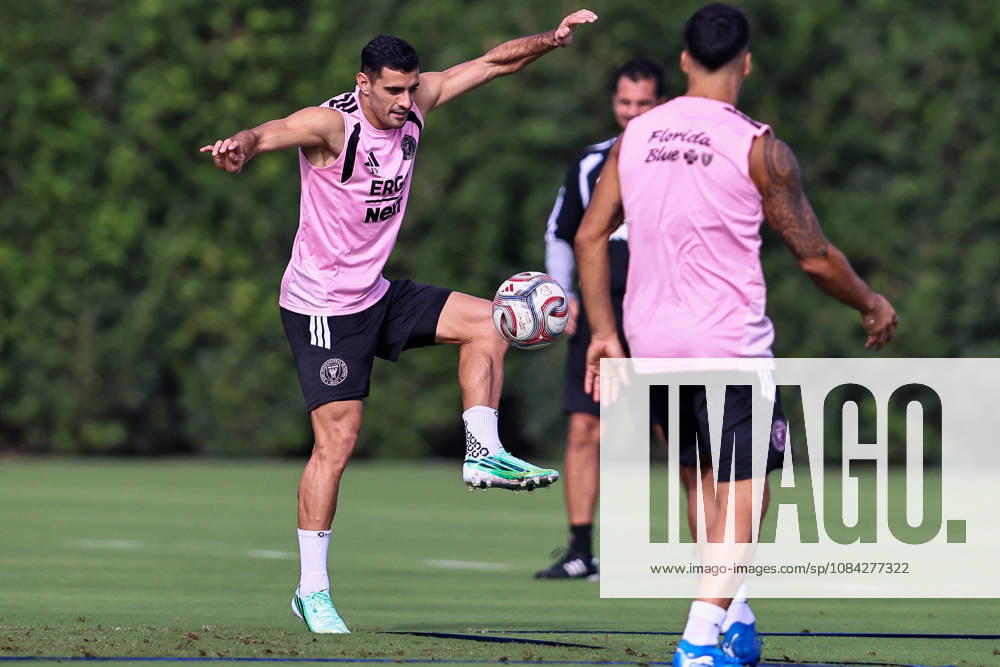 FORT LAUDERDALE, FL - OCTOBER 09: Inter Miami CF forward German Berterame (19) controls a ball during an Inter Miami Training Session at Florida Blue Training Center on October 09, 2026 in Fort Lauderdale, Florida.(Photo by Chris Arjoon Icon Sportswire). SOCCER: OCT 09 Inter Miami CF Training Icon2610090000020