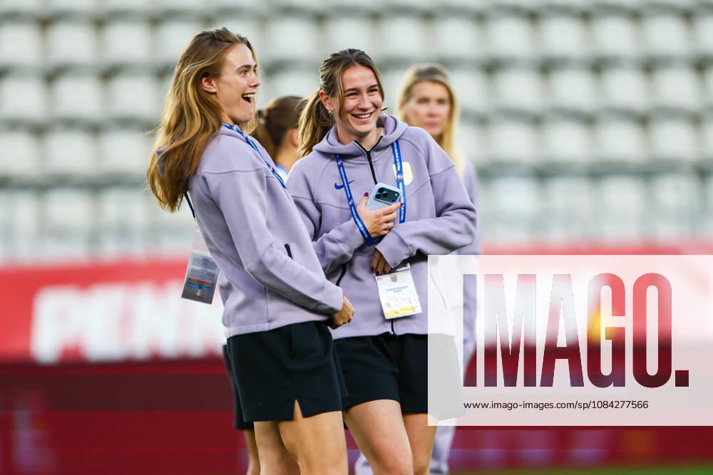 Women s World Cup Qualifier: Romania vs. Norway, Bucharest, October 9, 2026—Elisabeth Terland and Marthine Ostenstad before kickoff in the World Cup qualifying soccer match between Romania and Austria at Stadionul Arcul de Triumf in Bucharest. Photo by Nikola Krstic, NTB, Bucharest, Romania. . RESTRICTED USE FOR BETTING COMPANIES