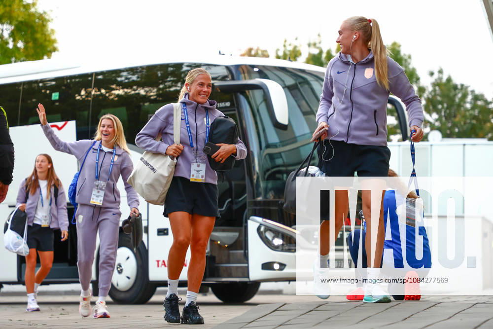 Women s World Cup Qualifier: Romania vs. Norway, Bucharest, October 9, 2026—Guro Bergsvand on her way into the stadium to play in the World Cup qualifying soccer match between Romania and Austria at Stadionul Arcul de Triumf in Bucharest. Photo by Nikola Krstic, NTB, Bucharest, Romania. . RESTRICTEDED USE FOR BETTING COMPANIES