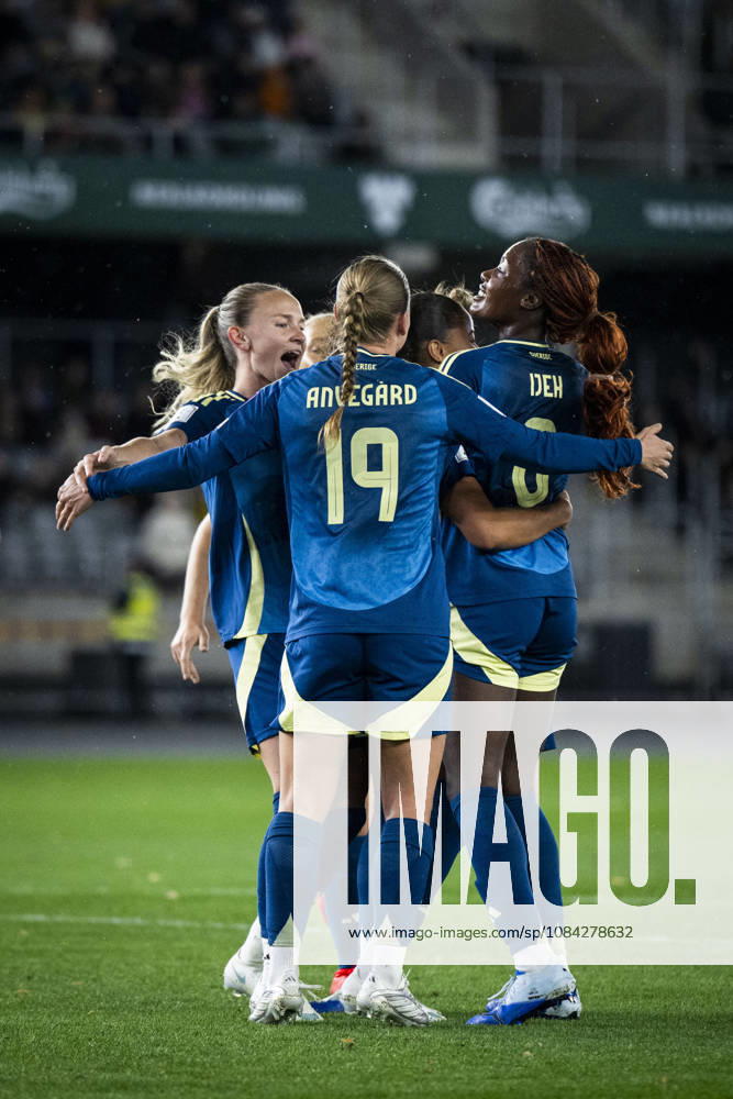Matilda Vinberg, Anna Anvegard, Evelyn Ijeh, and Felicia Schröder of Sweden celebrate after the 0–1 victory during the FIFA Women’s World Cup qualifying playoff soccer match between Lithuania and Sweden on October 9, 2026 in Kaunas. Photo by Mathias Bergeld, BILDBYRAN, code MB MB1418. soccer, football, World Cup qualifier, FIFA Women’s World Cup qualifier, playoff, Lithuania, Sweden, women’s soccer, BBENG, play-off, celebration