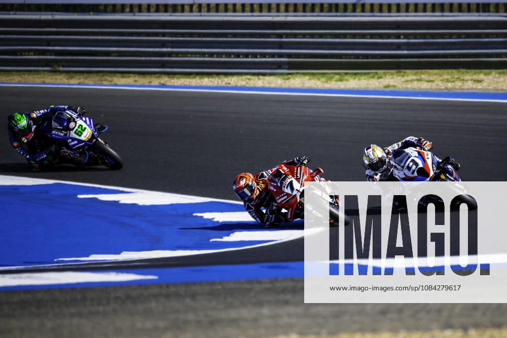 Iker Lecuona of Aruba.It Racing - Ducati in action, Danilo Petrucci of Rokit BMW Motorrad WorldSBK Team and Stefano Manzi of GYTR GRT Yamaha WorldSBK Team in action during the Free Practice 2 of the FIM Superbike World Championship, WM, Weltmeisterschaft at Circuito Estoril on October 9, 2026 in Cascais, Portugal. Cascais Portugal - ZUMAr200 20261009_zsp_r200_012