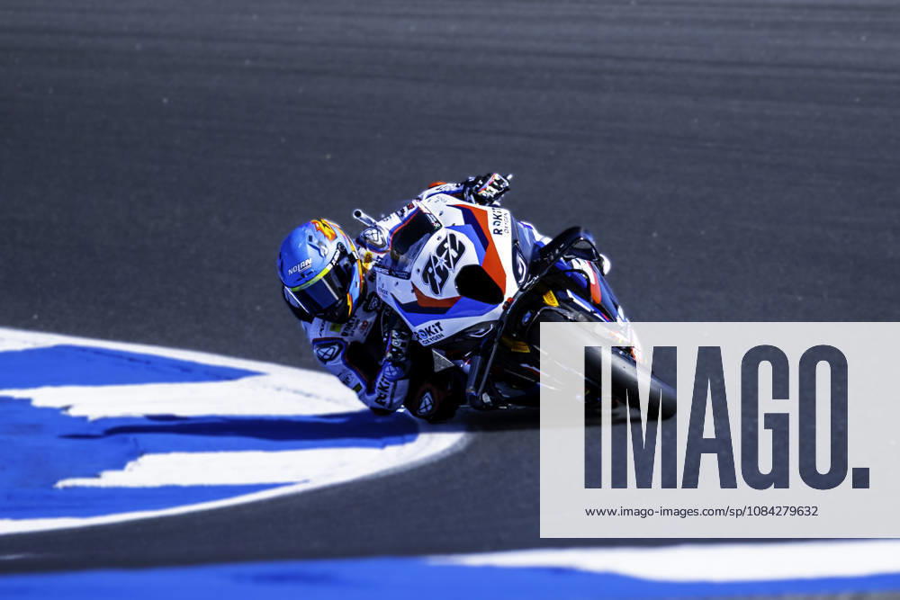 Miguel Oliveira of Rokit BMW Motorrad WorldSBK Team in action during the Free Practice 2 of the FIM Superbike World Championship, WM, Weltmeisterschaft at Circuito Estoril on October 9, 2026 in Cascais, Portugal. Cascais Portugal - ZUMAr200 20261009_zsp_r200_015