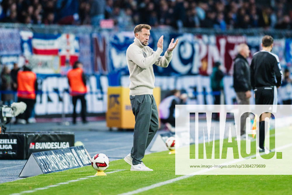 2. Bundesliga: Eintracht Braunschweig vs. Holstein Kiel, October 9, 2026 GOAL, CELEBRATION of the 1–0 goal by Jan Urbich of Eintracht Braunschweig, 27, here Lars Kornetka, coach of Eintracht Braunschweig soccer, 2. Bundesliga, Matchday 7: Eintracht Braunschweig vs. Holstein Kiel on October 9, 2026, at Eintracht Stadium, Braunschweig. DFL regulations prohibit any use of photographs as image sequences and or quasi-video.
