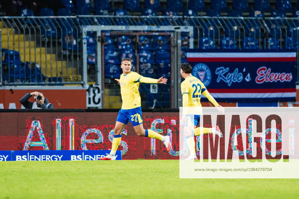 2. Bundesliga: Eintracht Braunschweig vs. Holstein Kiel, October 9, 2026 GOAL, CELEBRATION of the 1–0 goal by Jan Urbich for Eintracht Braunschweig, 27 Soccer, 2. Bundesliga, Matchday 7: Eintracht Braunschweig vs. Holstein Kiel on October 9, 2026, at Eintracht Stadium, Braunschweig DFL regulations prohibit any use of photographs as image sequences and or quasi-video
