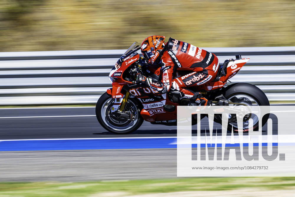 Iker Lecuona of Aruba.It Racing - Ducati in action during the Free Practice 2 of the FIM Superbike World Championship, WM, Weltmeisterschaft at Circuito Estoril on October 9, 2026 in Cascais, Portugal. Cascais Portugal - ZUMAr200 20261009_zsp_r200_025