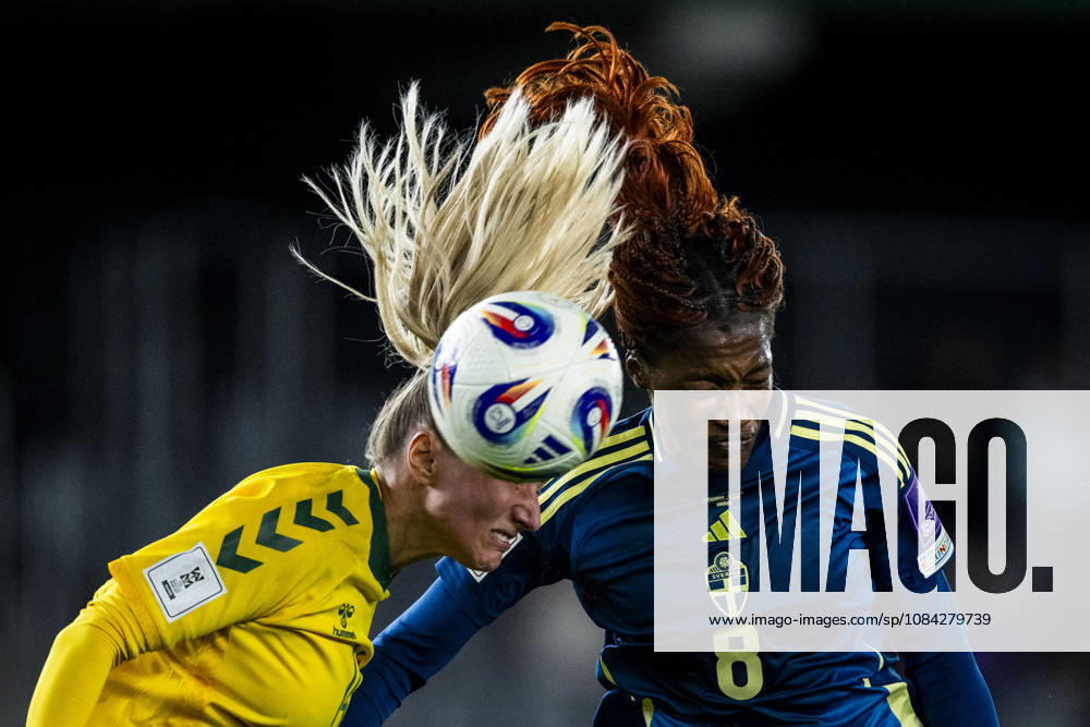 Milda Liužinaite of Lithuania and Evelyn Ijeh of Sweden during the FIFA Women’s World Cup qualifying playoff soccer match between Lithuania and Sweden on October 9, 2026 in Kaunas. Photo by Mathias Bergeld. BILDBYRAN code MB MB1418 soccer football vm qual qual fifa womens world cup qualifier qualifier playoff lithuania sweden women s bbeng play off