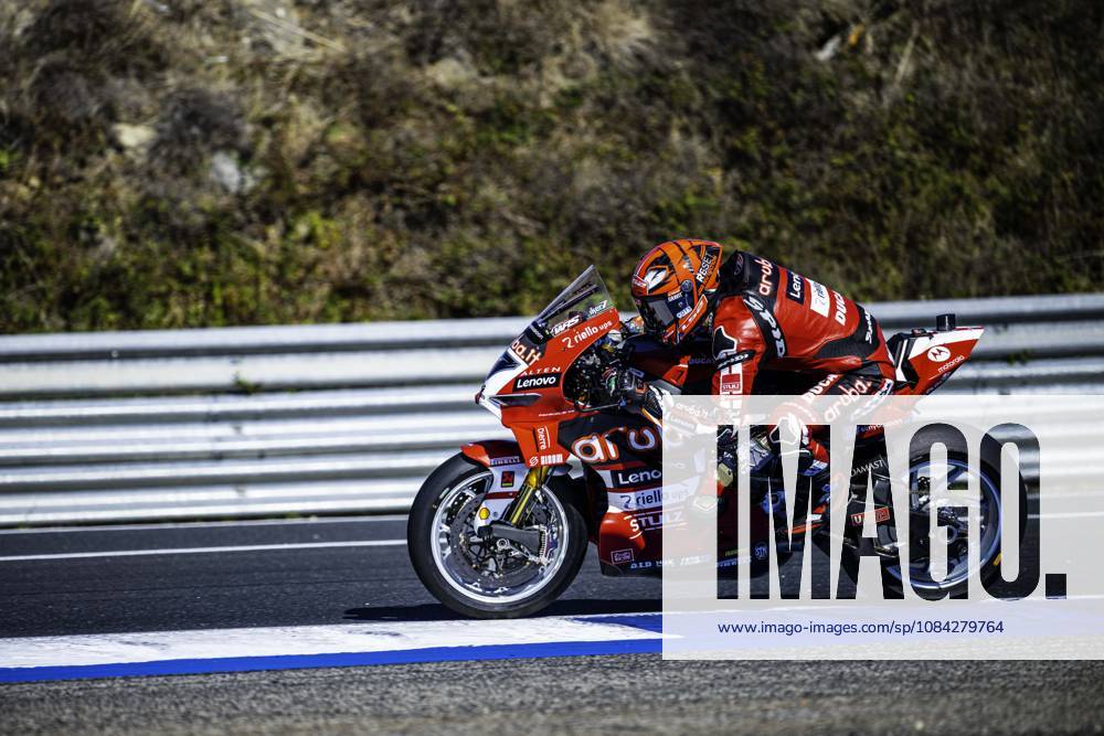 Iker Lecuona of Aruba.It Racing - Ducati in action during the Free Practice 2 of the FIM Superbike World Championship, WM, Weltmeisterschaft at Circuito Estoril on October 9, 2026 in Cascais, Portugal. Motorsports 2026: WorldSBK - Tissot Estoril Round - ZUMAr200 20261009_zsp_r200_059