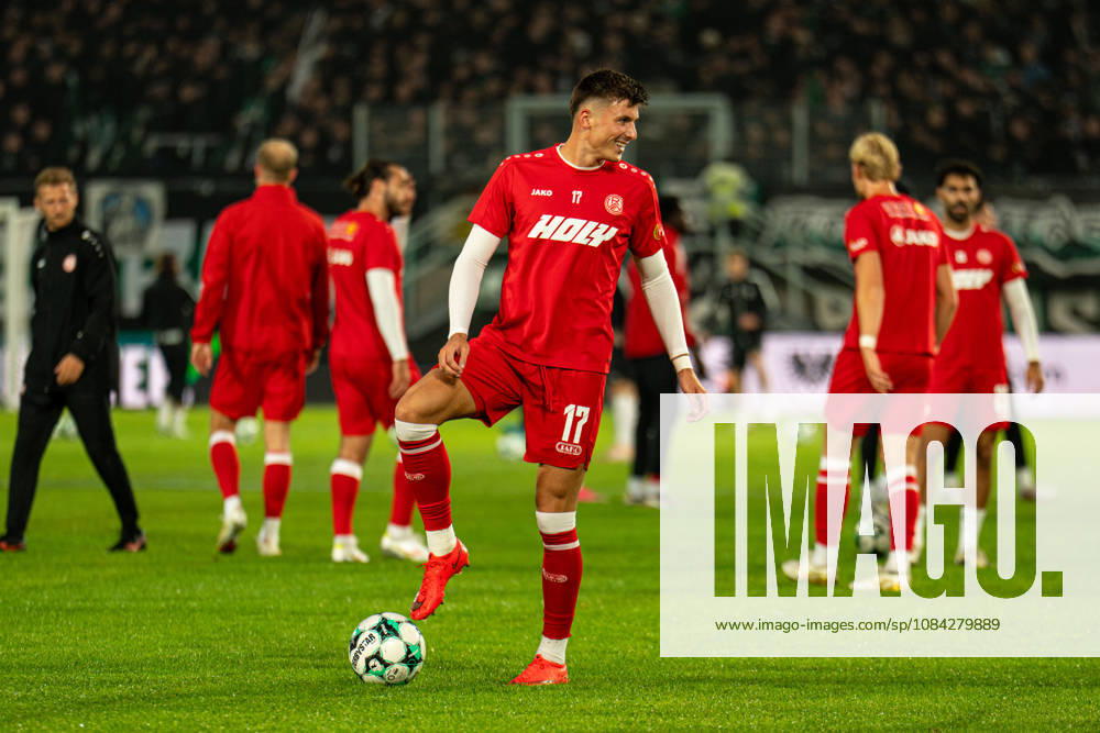 3rd Division, Matchday 8, SC Preußen Münster vs. Rot Weiss Essen at the LVM Preußenstadion; Semir Telalovic (Essen) during warm-ups. IMPORTANT NOTICE: In accordance with DFB and DFL regulations, it is prohibited to use or allow the use of photographs taken in the stadium and or during the game in the form of sequential images and or video-like photo series.