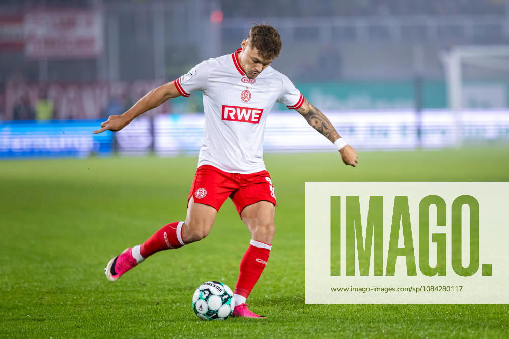Jannik Hofmann, Rot-Weiss Essen, 37, on the ball (GER), SC Preussen Münster vs. Rot-Weiss Essen, soccer, 3rd Division, Matchday 8, 2026–2027 season, October 9, 2026 DFL regulations prohibit any use of photographs as image sequences and or quasi-video GER, SC Preussen Münster vs. Rot-Weiss Essen, soccer, 3rd League, Matchday 8, 2026–2027 season, October 9, 2026, Münster