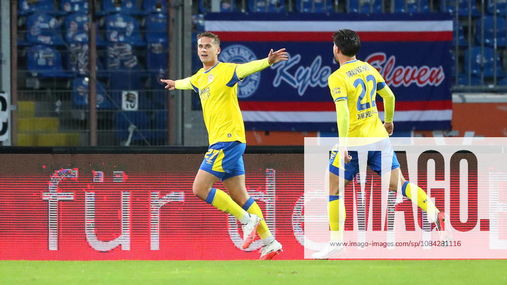 Braunschweig vs. Kiel, 2nd Bundesliga Braunschweig, October 9, 2026, Soccer, Men s, 2nd Bundesliga, 2026–2027 Season, Eintracht Braunschweig vs. Holstein Kiel: Jan Urbich of Eintracht Braunschweig celebrates with Fabio Di Michele Sanchez after his goal to make it 1–0. DFL and DFB regulations prohibit any use of photographs as image sequences and or quasi-video Stadion an der Hamburger Straße, Lower Saxony, Germany
