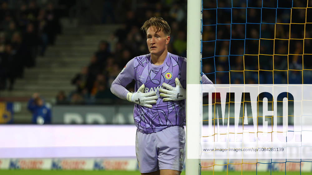 Braunschweig vs. Kiel, 2nd Bundesliga Braunschweig, October 9, 2026, Soccer, Men s, 2nd Bundesliga, 2026–2027 Season, Eintracht Braunschweig vs. Holstein Kiel Goalkeeper Ron Thorben Hoffmann Eintracht Braunschweig DFL DFB REGULATIONS PROHIBIT ANY USE OF PHOTOGRAPHS AS IMAGE SEQUENCES AND OR QUASI-VIDEO Stadion an der Hamburger Straße Lower Saxony, Germany
