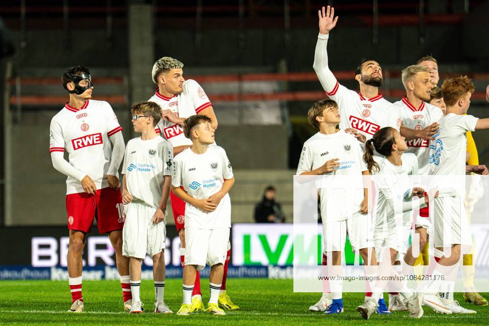 3rd Division, Matchday 8, SC Preußen Münster vs. Rot Weiss Essen at the LVM Preußenstadion; Pyro nearly lands on the team IMPORTANT NOTICE: In accordance with DFB and DFL regulations, it is prohibited to use or allow the use of photographs taken in the stadium and or during the game in the form of sequential images and or video-like photo sequences