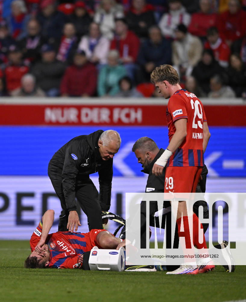 Patrick Mainka 1 FC Heidenheim 1846 FCH 06 injured on the field; trainer Mikkel Kaufmann 1 FC Heidenheim 1846 FCH 29 1 FC Heidenheim 1846 FCH vs. 1 FC Kaiserslautern 09 10 2026 DFL regulations prohibit any use of photographs as image sequences and or quasi-video 1 FC Heidenheim 1846 FCH vs. 1 FC Kaiserslautern