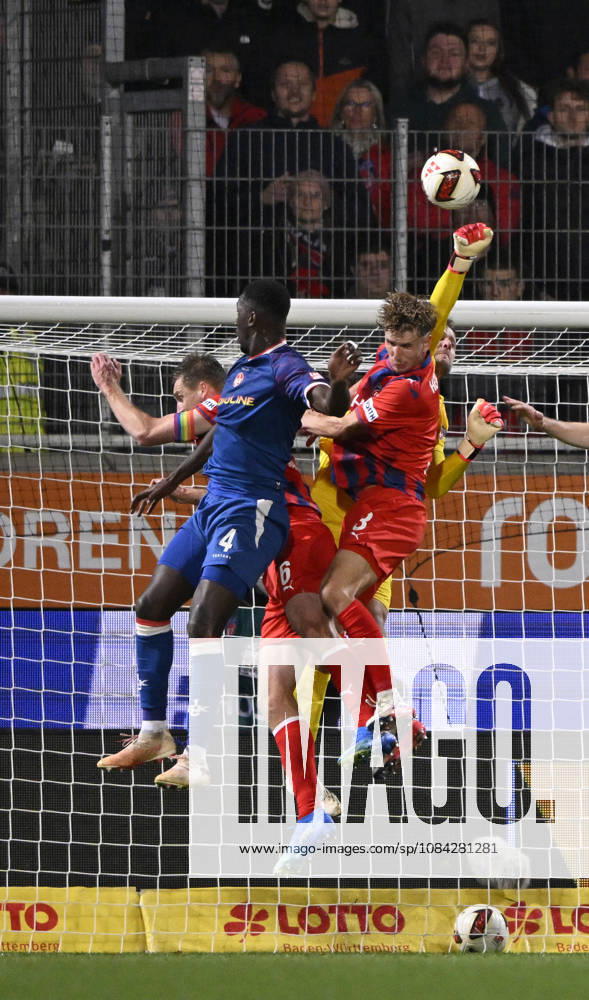 Penalty area scene, Goalmouth action: Goalkeeper Thomas Daehne, 1 FC Heidenheim 1846 (FCH) 33; Jan Schoeppner, 1 FC Heidenheim 1846 (FCH) 03; Patrick Mainka, 1 FC Heidenheim 1846 (FCH) 06; Maxwell Gyamfi, 1 FC Kaiserslautern FCK 04 1 FC Heidenheim 1846 FCH vs. 1 FC Kaiserslautern 09 10 2026 DFL REGULATIONS PROHIBIT ANY USE OF PHOTOGRAPHS AS IMAGE SEQUENCES AND OR QUASI-VIDEO 1 FC Heidenheim 1846 FCH vs. 1 FC Kaiserslautern