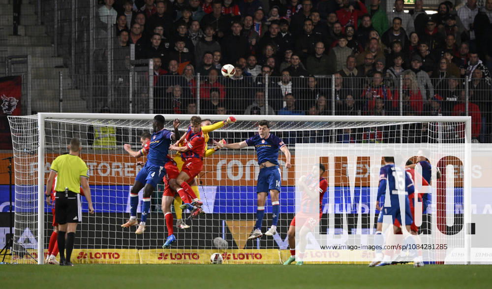 Penalty area play, Goalmouth action: Goalkeeper Thomas Daehne, 1 FC Heidenheim 1846 (FCH) 33; Referee Florian Lechner, Jan Schoeppner, 1 FC Heidenheim 1846 (FCH) 03; Patrick Mainka, 1 FC Heidenheim 1846 (FCH) 06 Maxwell Gyamfi 1 FC Kaiserslautern FCK 04 1 FC Heidenheim 1846 FCH vs. 1 FC Kaiserslautern 09 10 2026 DFL REGULATIONS PROHIBIT ANY USE OF PHOTOGRAPHS AS IMAGE SEQUENCES AND OR QUASI-VIDEO 1 FC Heidenheim 1846 FCH vs. 1 FC Kaiserslautern