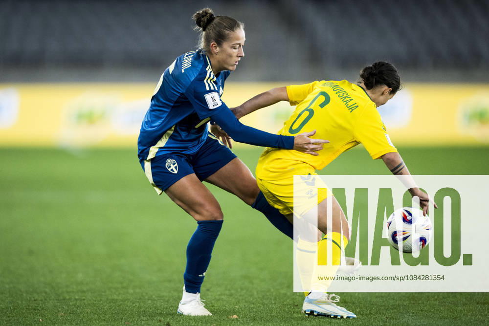 Filippa Angeldahl of Sweden and Tereza Romanovskaja of Lithuania during the FIFA Women’s World Cup qualifying playoff soccer match between Lithuania and Sweden on October 9, 2026 in Kaunas. Photo by Mathias Bergeld. BILDBYRAN code MB MB1418 soccer football fotball World Cup qualifiers FIFA Women’s World Cup qualifier playoff Lithuania Sweden women’s BBENG play-off