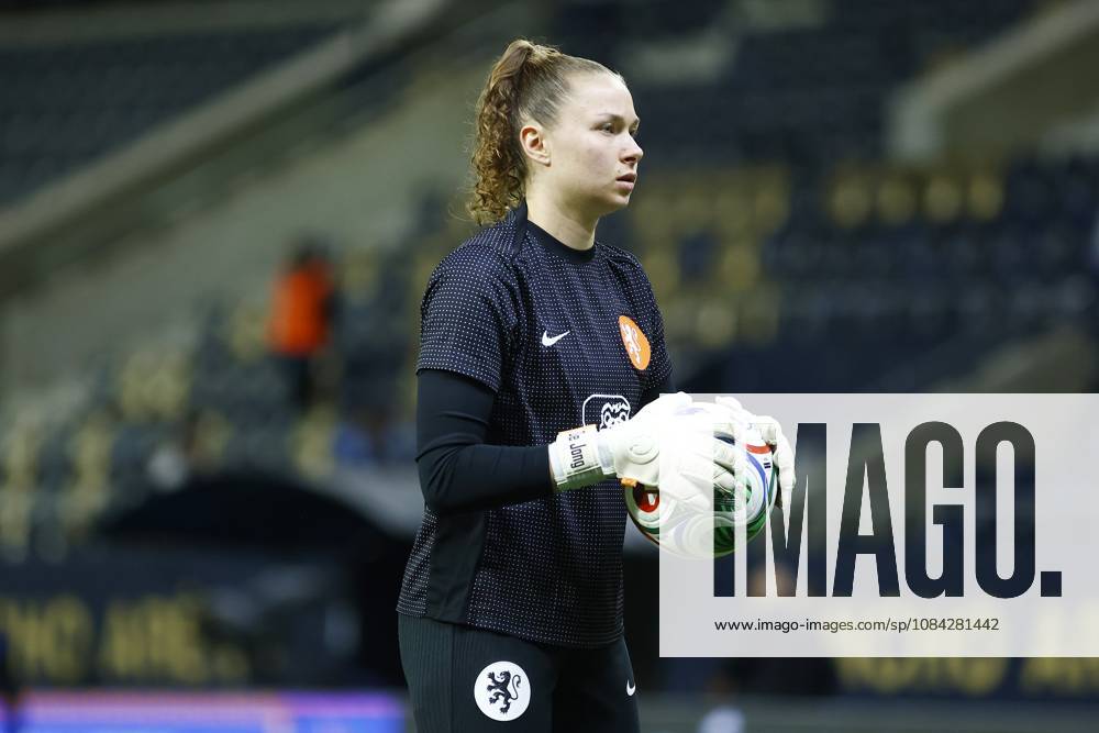 , Pancho Arena, season 2026 2027 , UEFA worldcup qualification football play-offs round 1 , match between Hungary and The Netherlands (women) 1st leg , Pictures shows Netherlands goalkeeper DaniÃ«lle de Jong Hungary - Netherlands (women) x208074276x