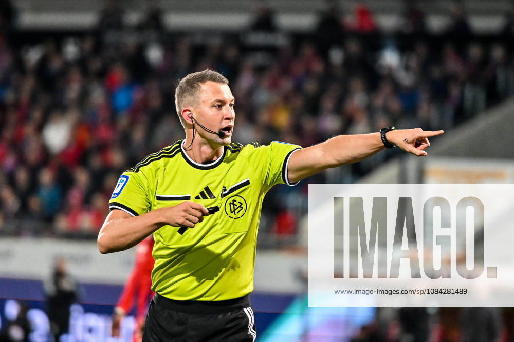 GER, Soccer, Men s, 2. Bundesliga, Matchday 7, 1. FC Heidenheim vs. 1. FC Kaiserslautern; Referee: Florian Lechner; Heidenheim Voith Arena, Baden-Württemberg, Germany