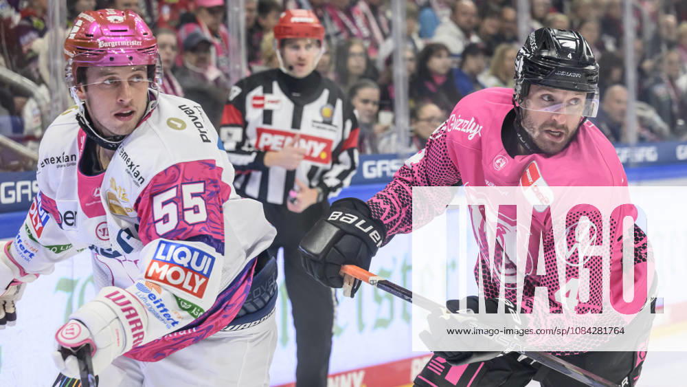 In the photo, from left: Jean Luc Foudy, Eisbären Berlin 55; Keaton Thompson, Grizzlys Wolfsburg 04; face-off, action, battle, fighting for the puck, GER, Berlin, ice hockey, DEL 1, Eisbären Berlin vs. Grizzlys Wolfsburg, at the Uber Arena, October 9, 2026,