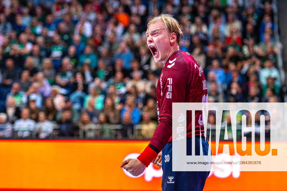 Simon Möller of SG Flensburg Handewitt, No. 30 from the left, TSV Hannover Burgdorf (green) vs. SG Flensburg Handewitt (blue) on Matchday 8 of the 2026–2027 season in the Opel Handball Bundesliga on October 9, 2026, ZAG Arena Hannover, GER,