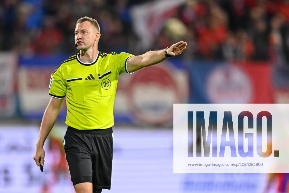 Referee Florian Lechner gestures during the 2. Bundesliga match between 1 FC Heidenheim and 1 FC Kaiserslautern, at Voith Arena on October 9, 2026, in Heidenheim an der Brenz, Germany. Photo by Harry Langer, DeFodi Images. Referee Florian Lechner gestures during the 2nd Bundesliga match between 1 FC Heidenheim and 1 FC Kaiserslautern at Voith Arena on October 9, 2026 in Heidenheim an der Brenz, Germany. Photo by Harry Langer, DeFodi Images. DFB and DFL regulations prohibit any use of photographs as image sequences and or quasi-video. Photo by Harry Langer, DeFodi Images. DFB and DFL regulations prohibit any use of photographs as imSEQUENCES AND OR QUASI-VIDEO