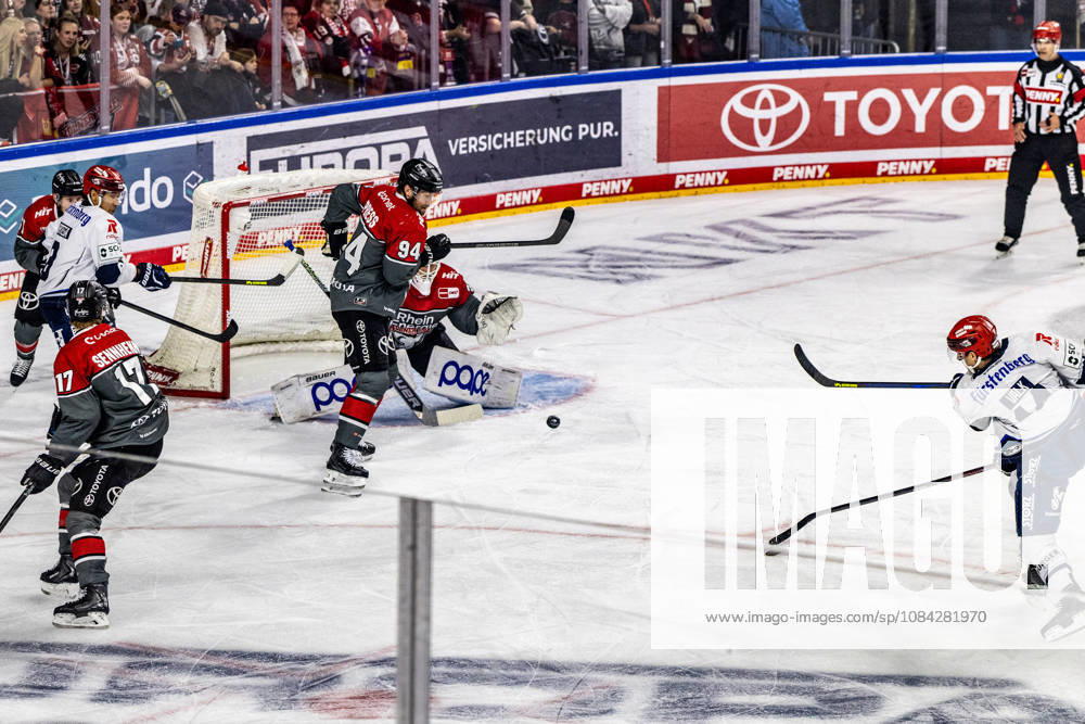 Curtis Valk, Schwenninger Wild Wings, 14, on the goal that made it 0–1, Cologne Haie vs. Schwenninger Wild Wings, ice hockey, Penny DEL, Matchday 7, 2026–2027, October 9, 2026, Cologne Sharks vs. Schwenninger Wild Wings, Ice Hockey, Penny DEL, Matchday 7, 2026–2027, October 9, 2026, Cologne