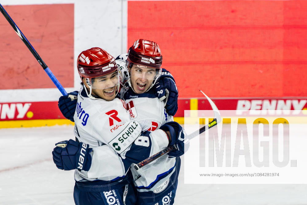 Austin Ortega of the Schwenninger Wild Wings (No. 08) and Curtis Valk of the Schwenninger Wild Wings (No. 14) celebrate the goal that made the score 0–1 in the game between the Kölner Haie and the Schwenninger Wild Wings, ice hockey, Penny DEL, Matchday 07, 2026–2027, October 9, 2026, Cologne Sharks vs. Schwenninger Wild Wings, Ice Hockey, Penny DEL, Matchday 7, 2026–2027, October 9, 2026, Cologne
