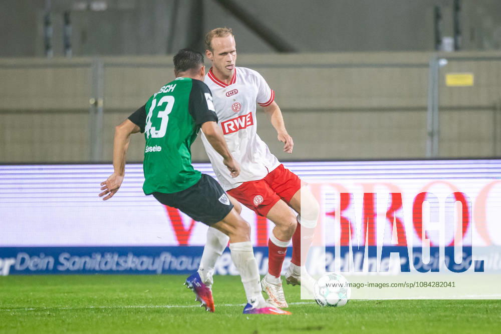 L R Romario Roesch, SC Preussen Münster, 43, in a tackle with Lucas Brumme, Rot-Weiss Essen, 14, GER; SC Preussen Münster vs. Rot-Weiss Essen, soccer, 3rd Division, Matchday 8, 2026–2027 season, October 9, 2026 DFL regulations prohibit the use of photographs as image sequences and or quasi-video GER, SC Preussen Münster vs. Rot-Weiss Essen, soccer, 3. Liga, Matchday 8, 2026–2027 season, October 9, 2026, Münster