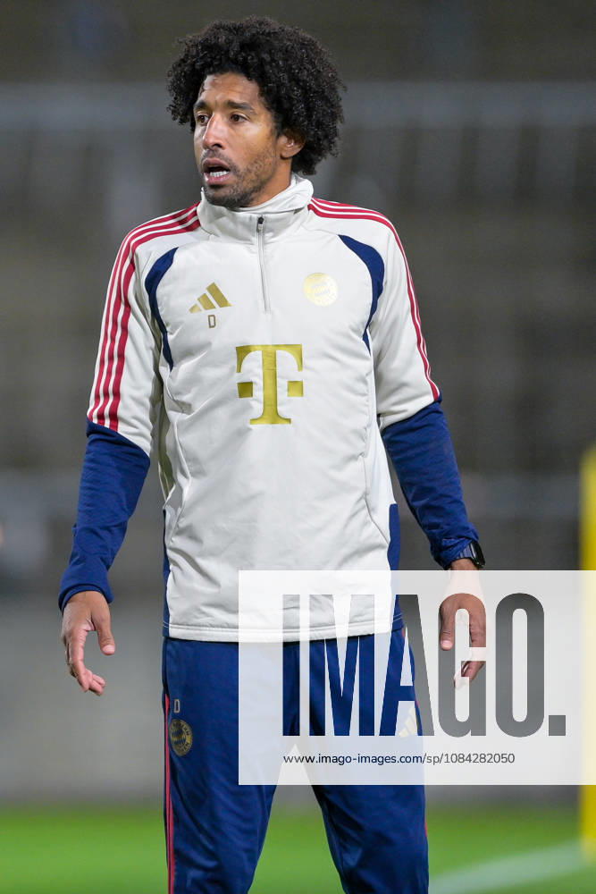 Coach Costa Santos Dante, FC Bayern Munich, Single Frame, Action, October 9, 2026, Munich, Germany, Soccer, Bavarian Regional League, FC Bayern Munich II vs. SpVgg Unterhaching