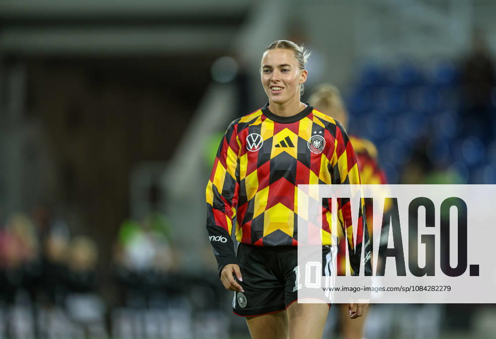 GER, Karlsruhe, Germany vs. Australia, FIFA, DFB, soccer, 2026–2027 season, BBBank Wildpark, Friendly Match: Pictured (from left) Laura Freigang of Germany, Women’s National Team. DFB and DFL regulations prohibit any use of photographs as image sequences and or quasi-video