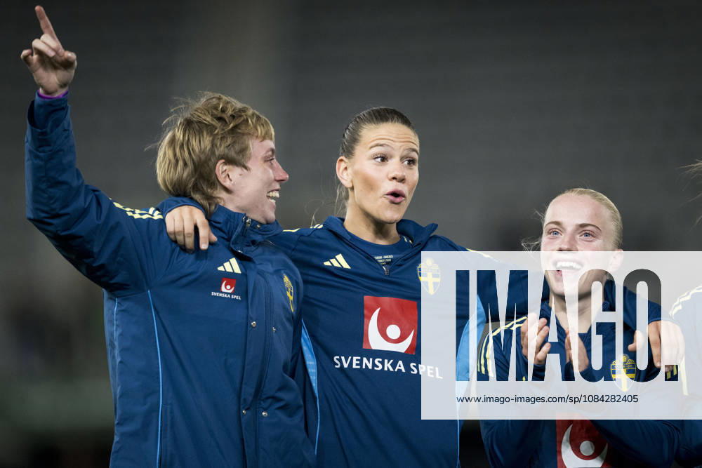 Goalkeeper Moa Edrud, Bella Andersson, and Anna Sandberg of Sweden celebrate after the FIFA Women’s World Cup qualifying playoff soccer match between Lithuania and Sweden on October 9, 2026 in Kaunas. Photo by Mathias Bergeld, BILDBYRAN. Code: MB MB1418. soccer, football, World Cup qualifier, FIFA Women’s World Cup qualifier, playoff, Lithuania, Sweden, women’s soccer, BBENG, play-off, celebration