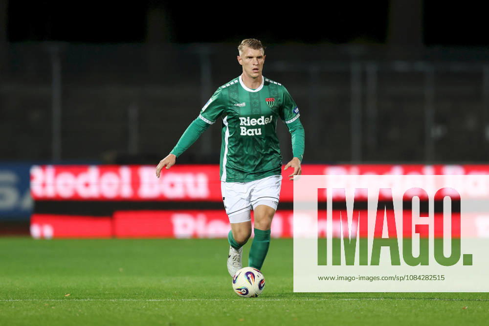 Men s, Soccer, 2026–2027 season, Bavarian Regional League, Matchday 13: 1 FC Schweinfurt 1905 vs. SC Eltersdorf, Kevin Frisorger 4, 1 FC Schweinfurt 1905 in possession, Schweinfurt Sachs Stadium, Bavaria, Germany
