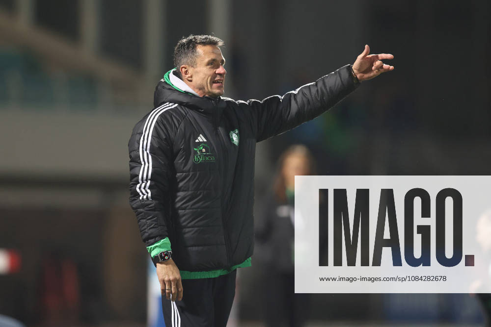 Men s Soccer, 2026–2027 Season, Bavarian Regional League, Matchday 13: 1. FC Schweinfurt 1905 vs. SC Eltersdorf; Bernd Eigner, head coach of SC Eltersdorf, gesturing with his arms and hands while giving instructions; Schweinfurt, Sachs Stadium, Bavaria, Germany