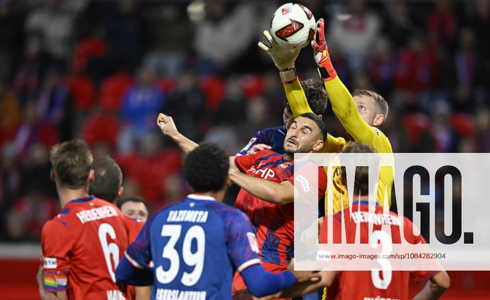 Penalty area play, Goalmouth action: Goalkeeper Thomas Daehne, 1 FC Heidenheim 1846 (FCH) 33 Oualid Mhamdi, 1 FC Heidenheim 1846 (FCH) 22 Thierry Tazemeta, 1 FC Kaiserslautern (FCK) 39 Jan Schoeppner, 1 FC Heidenheim 1846 FCH 03 Patrick Mainka 1 FC Heidenheim 1846 FCH 06 1 FC Heidenheim 1846 FCH vs. 1 FC Kaiserslautern 09 10 2026 DFL REGULATIONS PROHIBIT ANY USE OF PHOTOGRAPHS AS IMAGE SEQUENCES AND OR QUASI-VIDEO 1 FC Heidenheim 1846 FCH vs. 1 FC Kaiserslautern