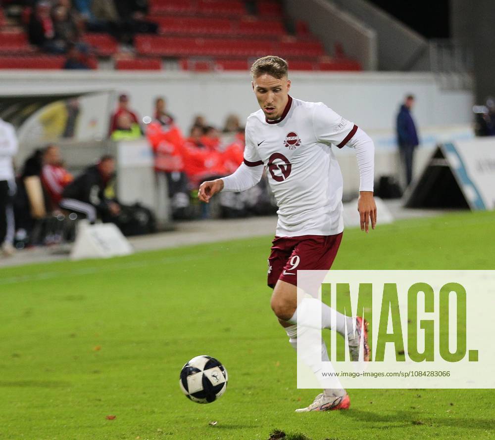 Offenbach am Main, Pluto Stadium at Bieberer Berg, Regionalliga Southwest, 2026–2027 Season, Kickers Offenbach vs. OFC FC 08 Homburg, Free kick by Maximilian Schmid 9, OFC