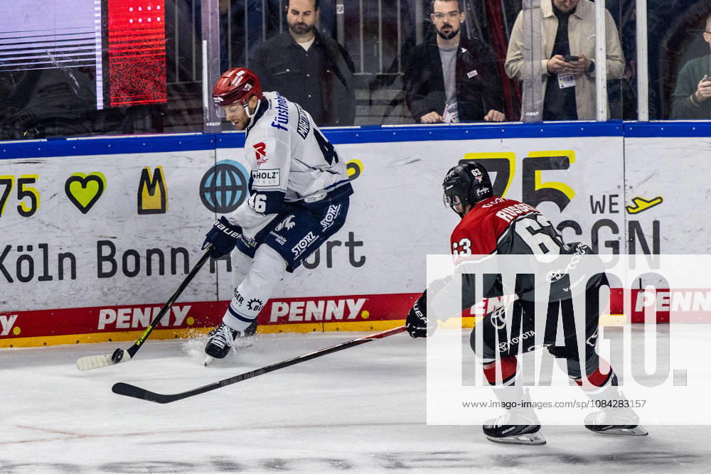 Eric Martinsson, Schwenninger Wild Wings, 46 vs. Patrick Russell, Koelner Haie, 63; Koelner Haie vs. Schwenninger Wild Wings, Ice Hockey, Penny DEL, Matchday 07, 2026–2027, October 9, 2026, Cologne Sharks vs. Schwenninger Wild Wings, Ice Hockey, Penny DEL, Matchday 07, 2026–2027, October 9, 2026, Cologne