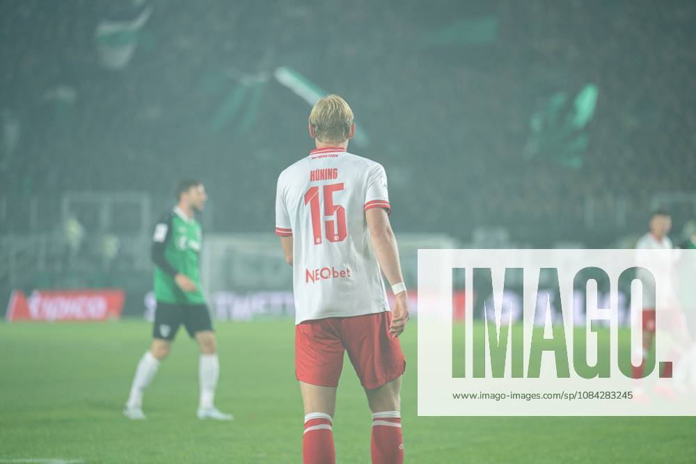 3rd Division, Matchday 8, SC Preußen Münster vs. Rot Weiss Essen at the LVM Preußenstadion, Ben Hüning, Essen, with the number visible from behind. IMPORTANT NOTICE: In accordance with DFB and DFL regulations, it is prohibited to use or allow the use of photographs taken in the stadium and or during the game in the form of sequential images and or video-like photo series