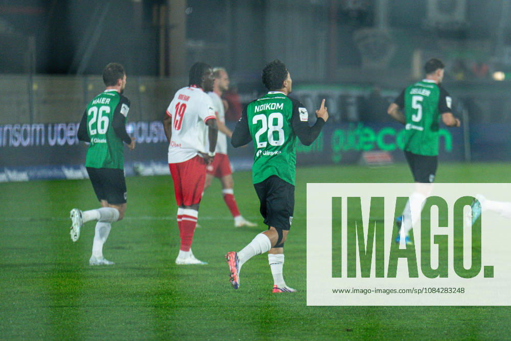 3rd Division, Matchday 8, SC Preußen Münster vs. Rot Weiss Essen at the LVM Preußenstadion. Goal scorer for the 1–0 win: Montell Ndikom of Münster, seen here celebrating with his arms raised. IMPORTANT NOTICE: In accordance with DFB and DFL regulations, it is prohibited to use or allow the use of photographs taken in the stadium and or during the game in the form of sequential images and or video-like photo series